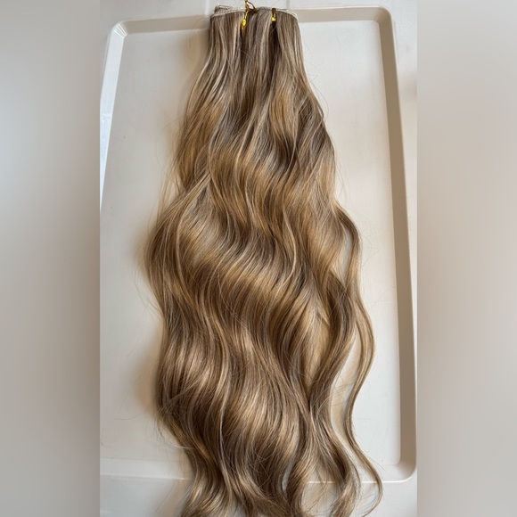 Human hair blend Clip In Light Brown Hair Extensions 20 In Wavy Hair - Picture 6 of 6